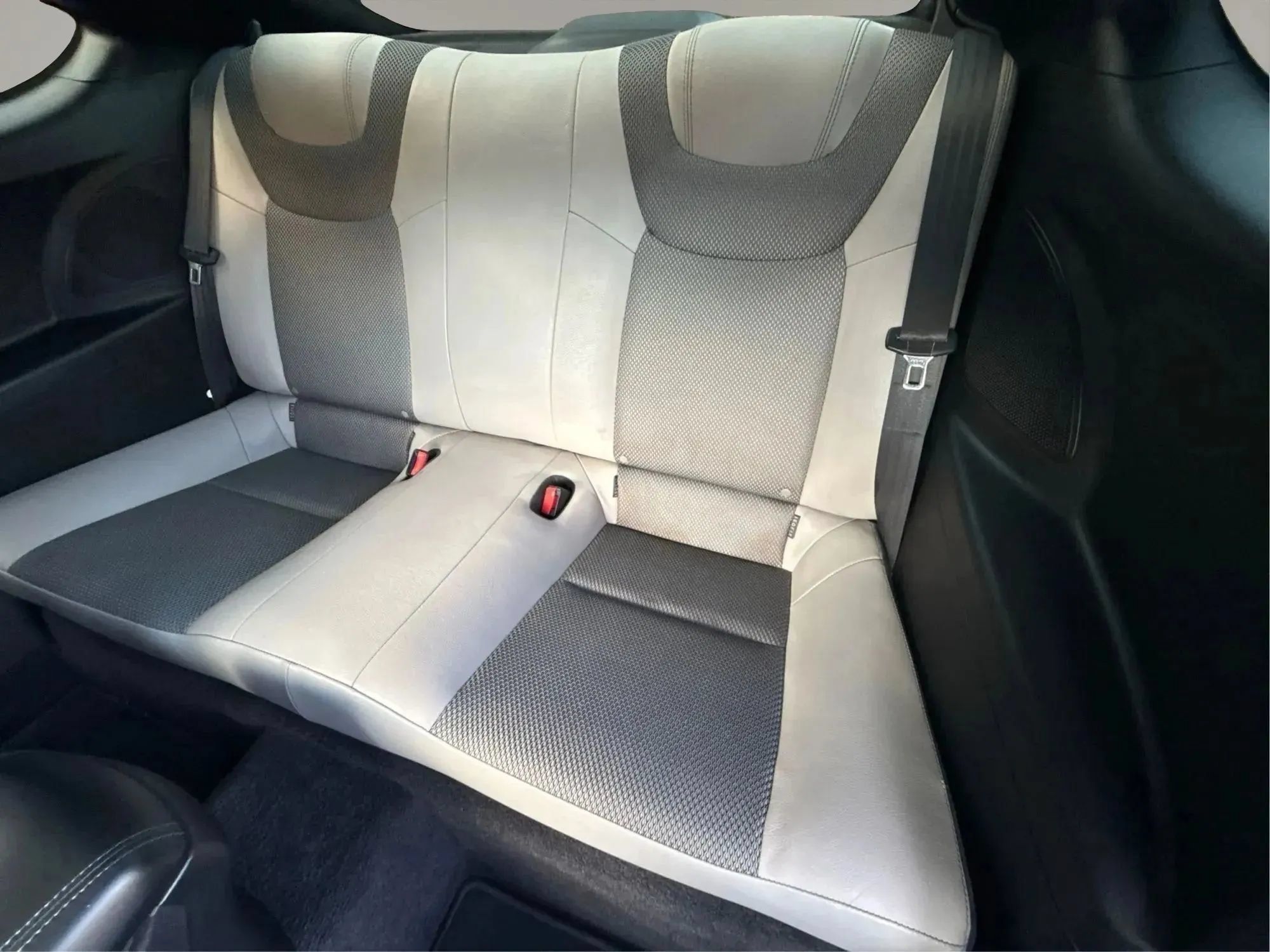 Used 2013 Hyundai Genesis 2.0T RWD image 24