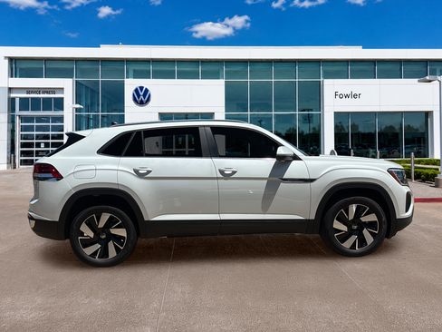 New 2026 Volkswagen Atlas Cross Sport SE AWD/4WD image 4