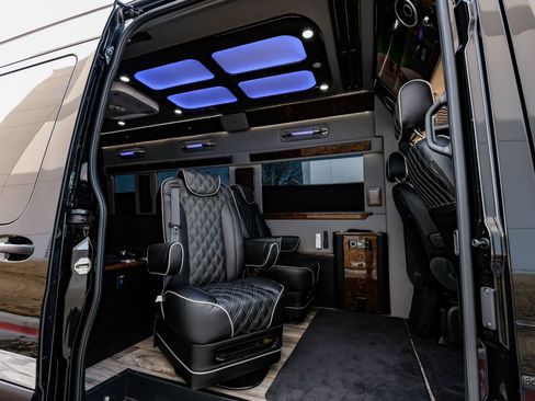 Used 2023 Mercedes-Benz Sprinter 3500 image 78