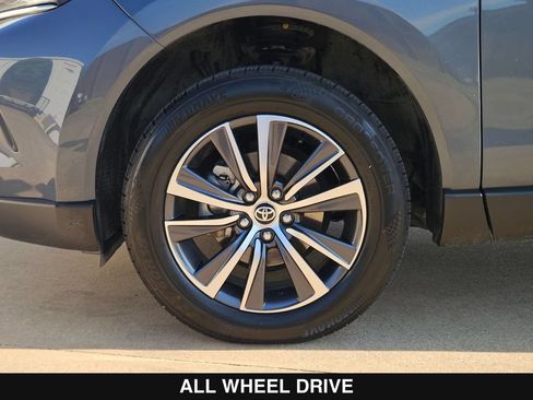 Used 2023 Toyota Venza LE AWD/4WD image 34
