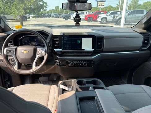 Used 2022 Chevrolet Silverado 1500 LT w/ Safety Package AWD/4WD image 6