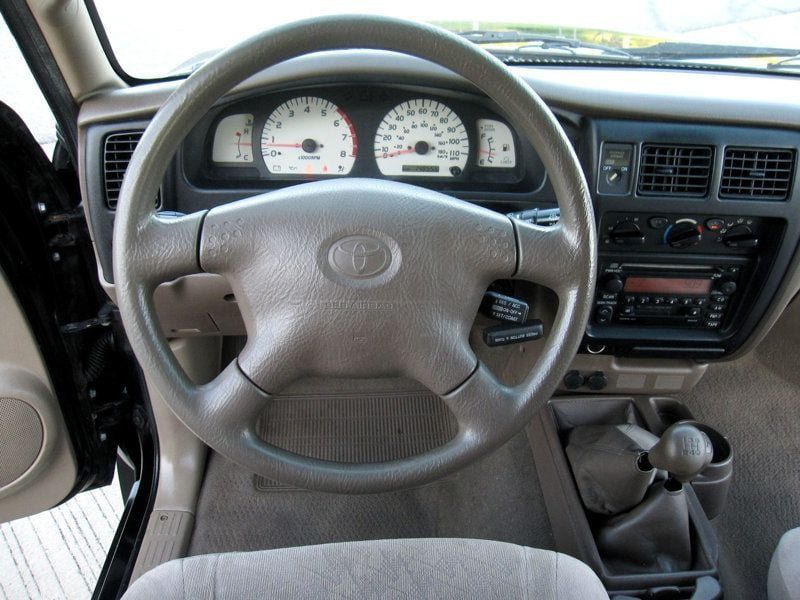 Used 2003 Toyota Tacoma 4x4 Xtracab V6 w/ SR5 Pkg image 19