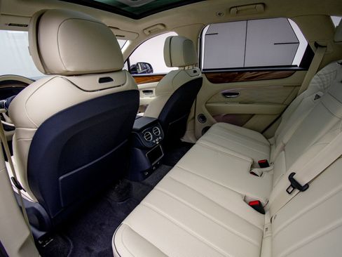 New 2025 Bentley Bentayga image 22