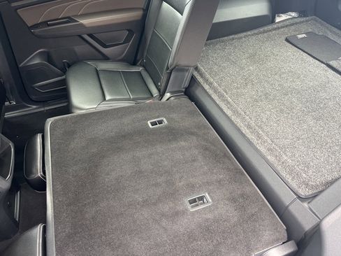 Used 2023 Volkswagen Atlas Cross Sport SE image 24