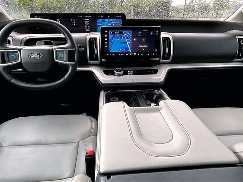Certified 2025 Ford Expedition Active AWD/4WD image 14