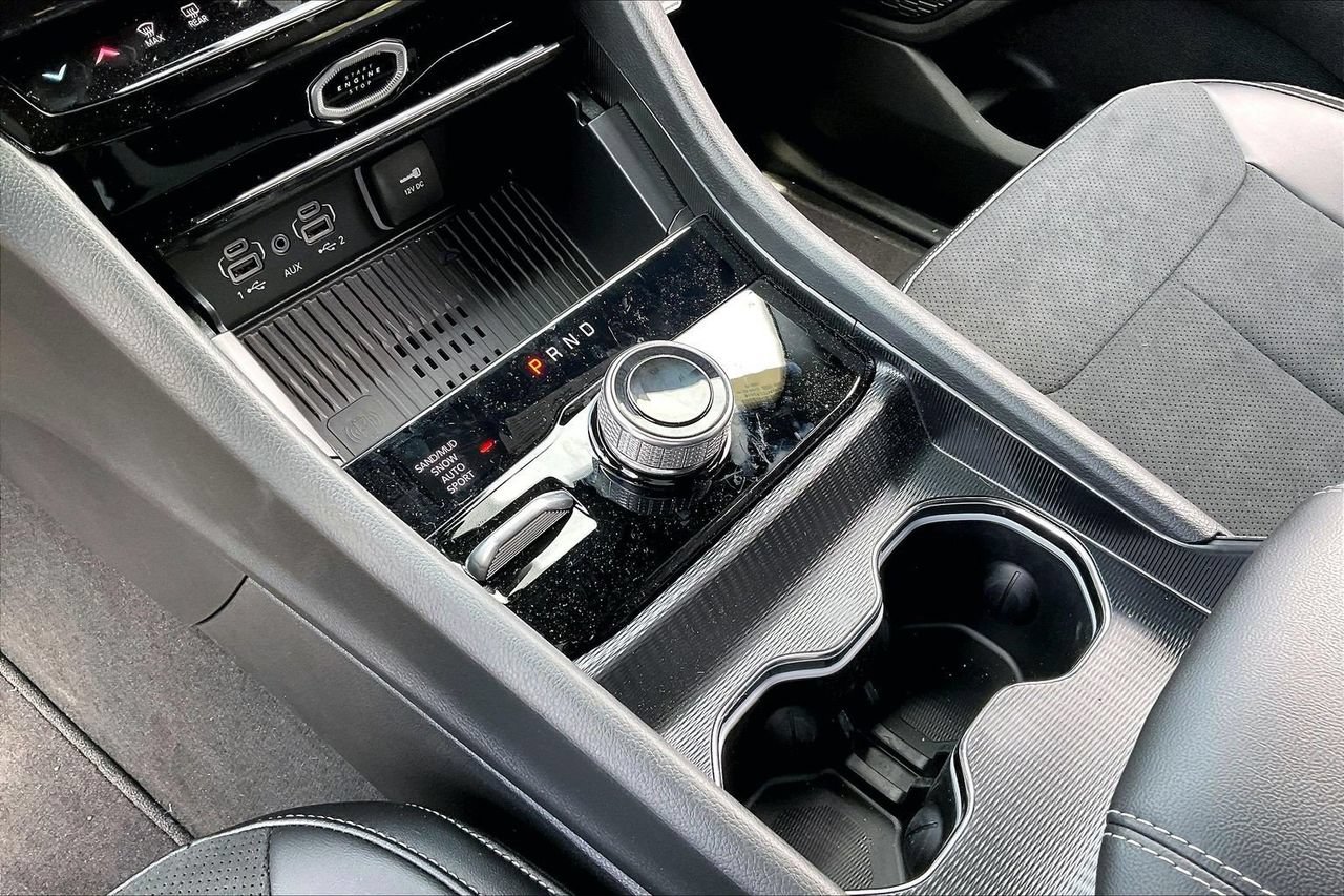 New 2026 Jeep Grand Cherokee Altitude AWD/4WD image 25