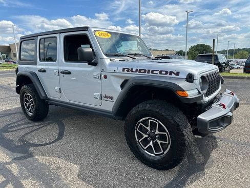 Used 2024 Jeep Wrangler Unlimited Rubicon AWD/4WD image 13