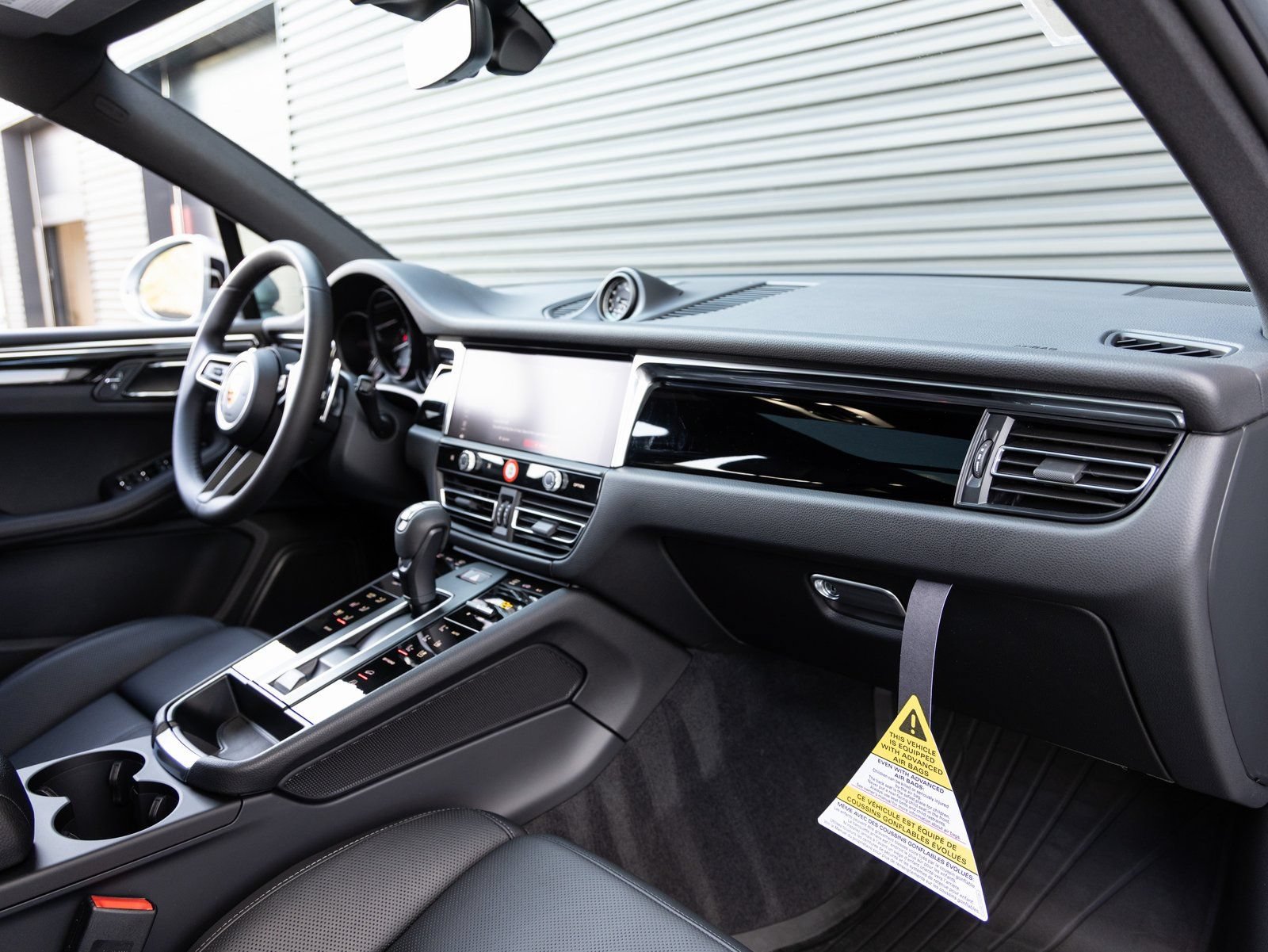 Certified 2026 Porsche Macan AWD/4WD image 35