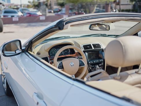 Used 2012 Jaguar XK Convertible RWD image 10