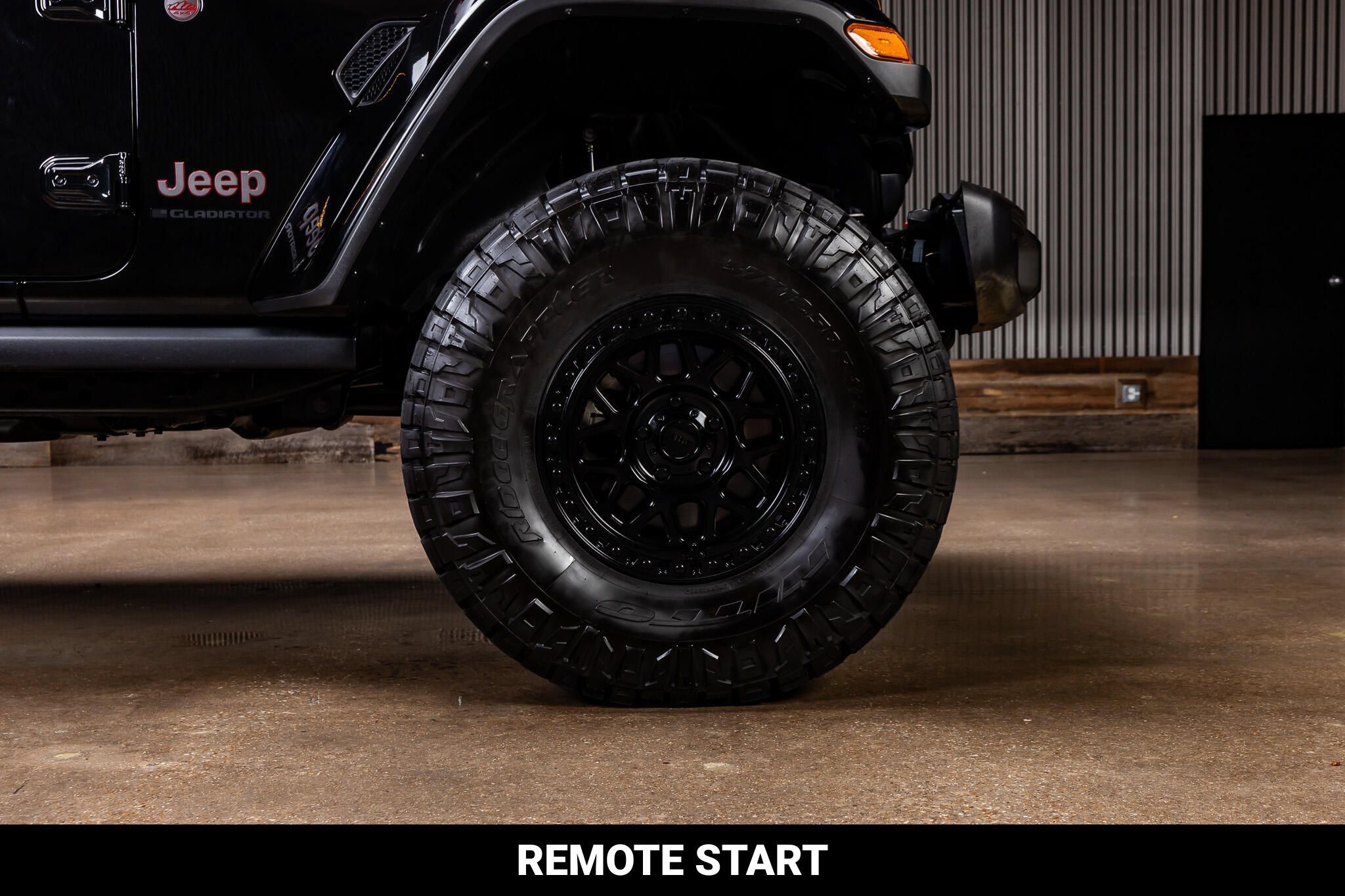 Used 2025 Jeep Gladiator Rubicon w/ Safety Group AWD/4WD image 11