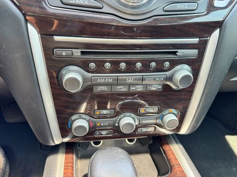 Used 2014 Nissan Pathfinder Platinum w/ Platinum Premium Package AWD/4WD image 33