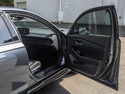 Used 2023 Honda Accord Touring image 18
