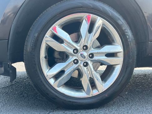 Used 2013 Ford Edge Limited w/ Driver Entry Pkg FWD image 9