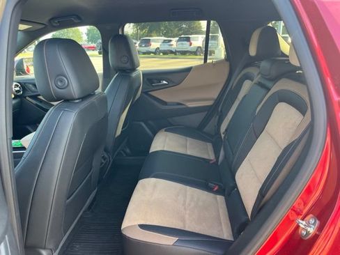 Used 2025 Chevrolet Equinox ACTIV w/ Convenience Package III FWD image 32