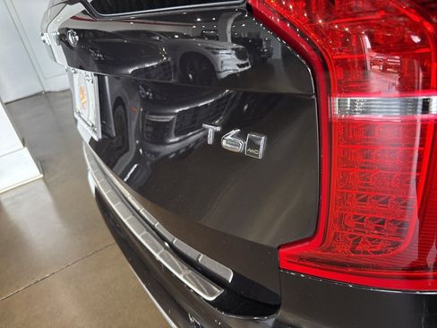 Used 2018 Volvo XC90 T6 Momentum w/ Convenience Package image 18