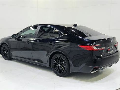 Used 2025 Toyota Camry SE w/ Convenience Package FWD image 6