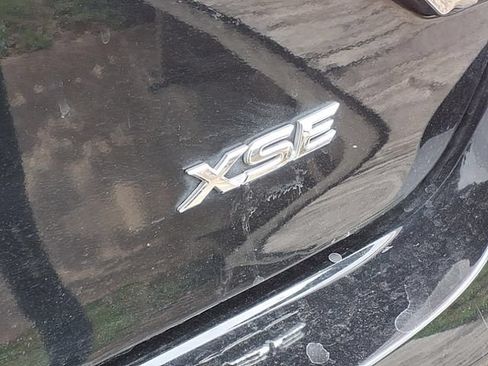 Used 2017 Toyota Camry XSE FWD image 8