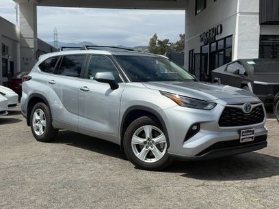 Used 2024 Toyota Highlander LE