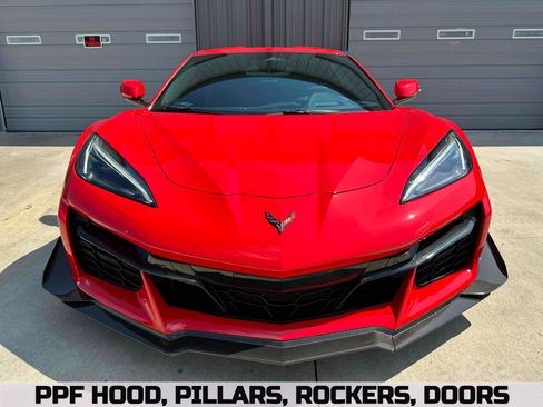 Used 2025 Chevrolet Corvette Z06 w/ Z07 Performance Package RWD image 5