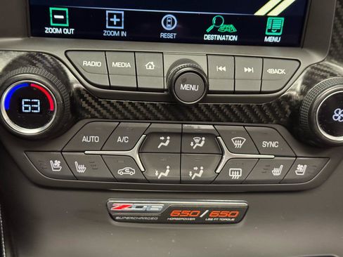 Used 2015 Chevrolet Corvette Z06 w/ 2LZ Preferred Equipment Group RWD image 22