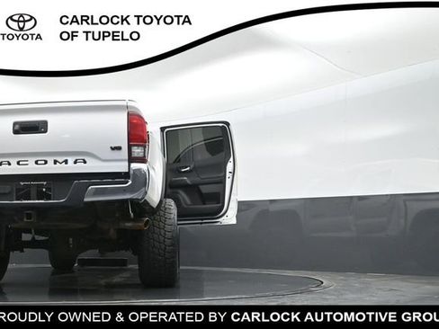 Used 2018 Toyota Tacoma TRD Off-Road AWD/4WD image 64