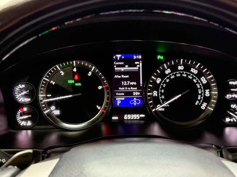 Used 2020 Lexus LX 570 4WD w/ 3rd Row & Luxury Pkg image 39