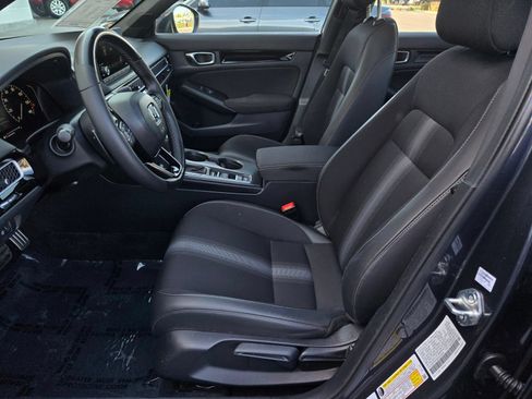 Used 2025 Honda Civic Sport image 12