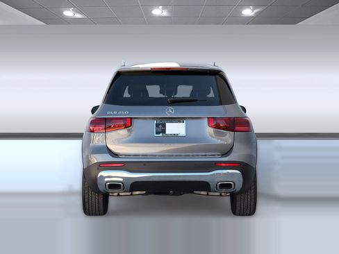 New 2026 Mercedes-Benz GLB 250 image 10