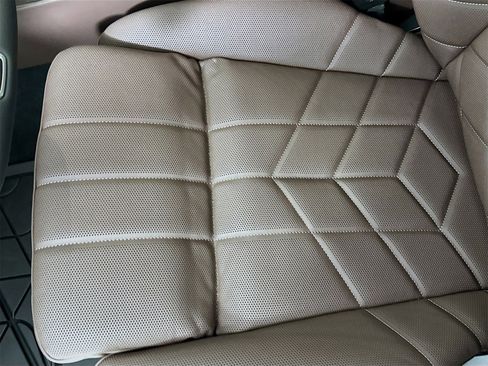 Used 2025 BMW 760i xDrive w/ Executive Package image 21