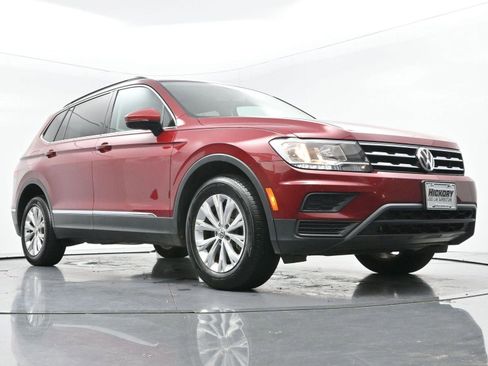 Used 2018 Volkswagen Tiguan SE w/ Panoramic Sunroof Package FWD image 46