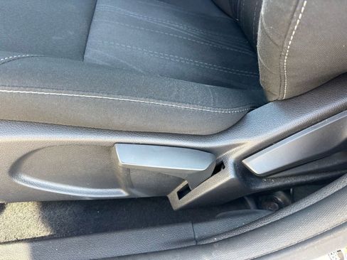 Used 2015 Ford Focus SE w/ Reverse Sensing Package image 9