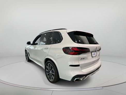 Used 2024 BMW X5 xDrive40i w/ M Sport Package AWD/4WD image 2