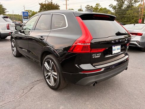 Used 2018 Volvo XC60 T5 Momentum w/ Vision Package AWD/4WD image 5