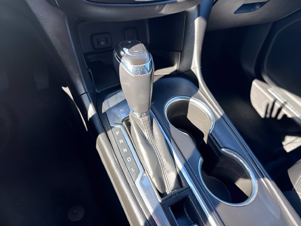 Used 2018 Chevrolet Equinox Premier FWD image 32