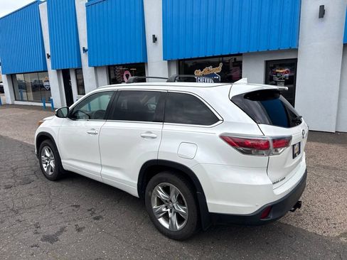 Used 2015 Toyota Highlander Limited w/ Driver Technology Package AWD/4WD image 17