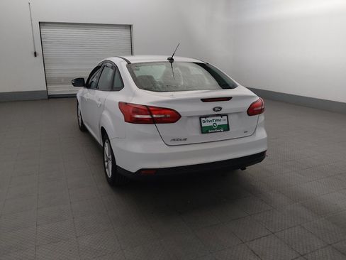 Used 2017 Ford Focus SE w/ Cold Weather Package FWD image 6