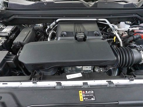 New 2025 Chevrolet Colorado LT w/ LT Convenience Package image 13