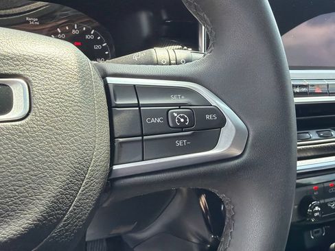 Used 2023 Jeep Compass Latitude AWD/4WD image 31
