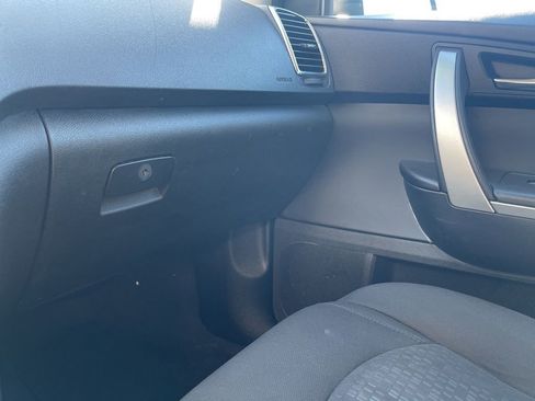 Used 2011 GMC Acadia SLE image 35