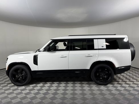 Used 2024 Land Rover Defender 130 X-Dynamic SE image 8