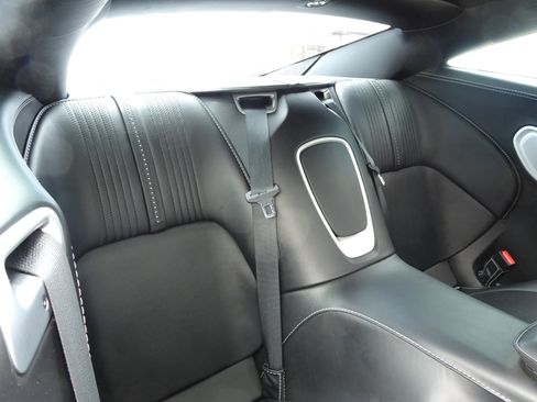 Used 2018 Aston Martin DB11 V12 RWD image 17