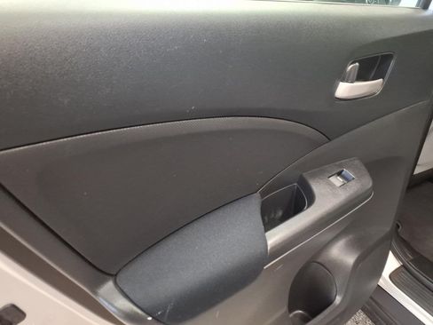 Used 2016 Honda CR-V LX image 17