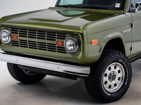 Used 2024 Ford Bronco Black Diamond image 4