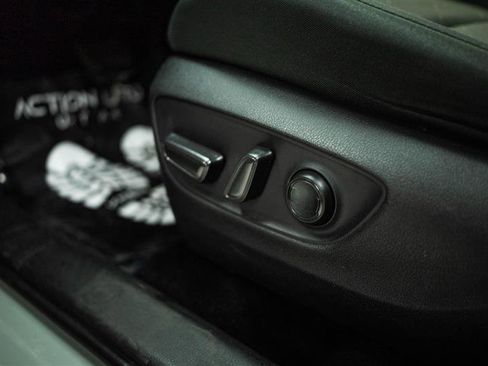 Used 2020 Toyota RAV4 XLE w/ Carpet Mat Package image 15