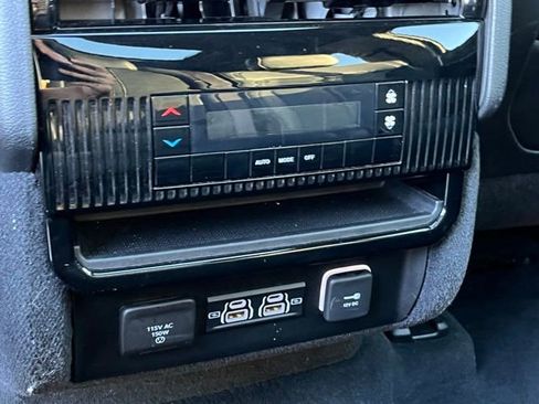 Used 2022 Jeep Wagoneer Series II w/ Premium Group I image 28