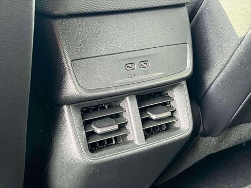 Used 2025 Chevrolet Equinox LT w/ Convenience Package II image 13