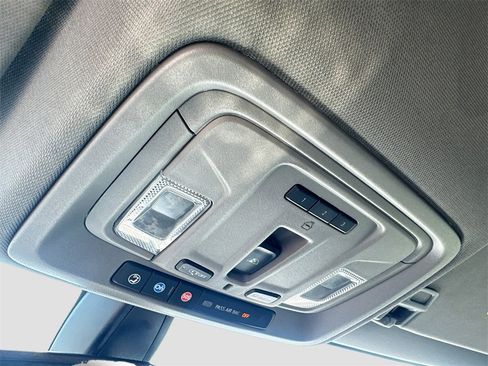 Used 2022 GMC Sierra 1500 SLT image 18