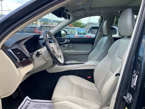 Used 2017 Volvo XC90 T6 Momentum w/ Vision Package AWD/4WD image 9