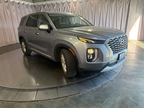 Used 2020 Hyundai Palisade SE FWD image 3