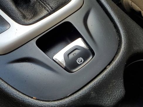 Used 2015 Jeep Cherokee Latitude AWD/4WD image 20